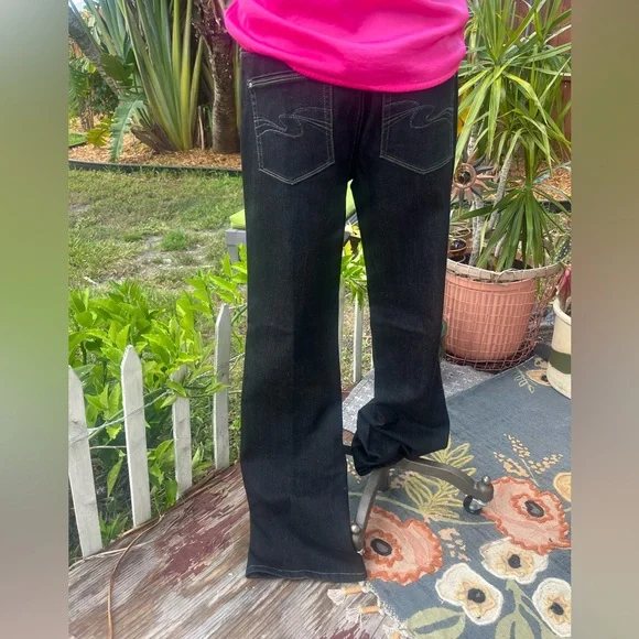 White House Black Market Dark Blanc Flare Jeans NWOT - Picture 2 of 8